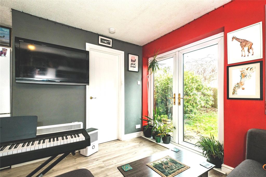 Property photo 3 of 15 Picture No. 18