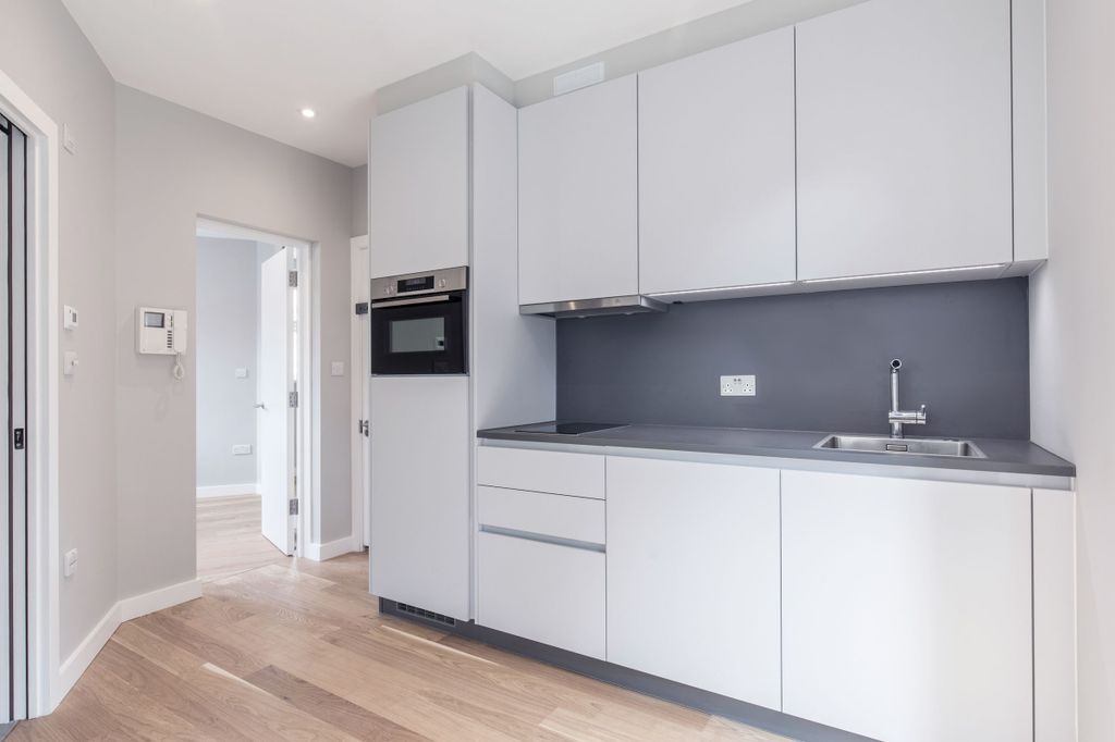 Property photo 3 of 16 Kitchen