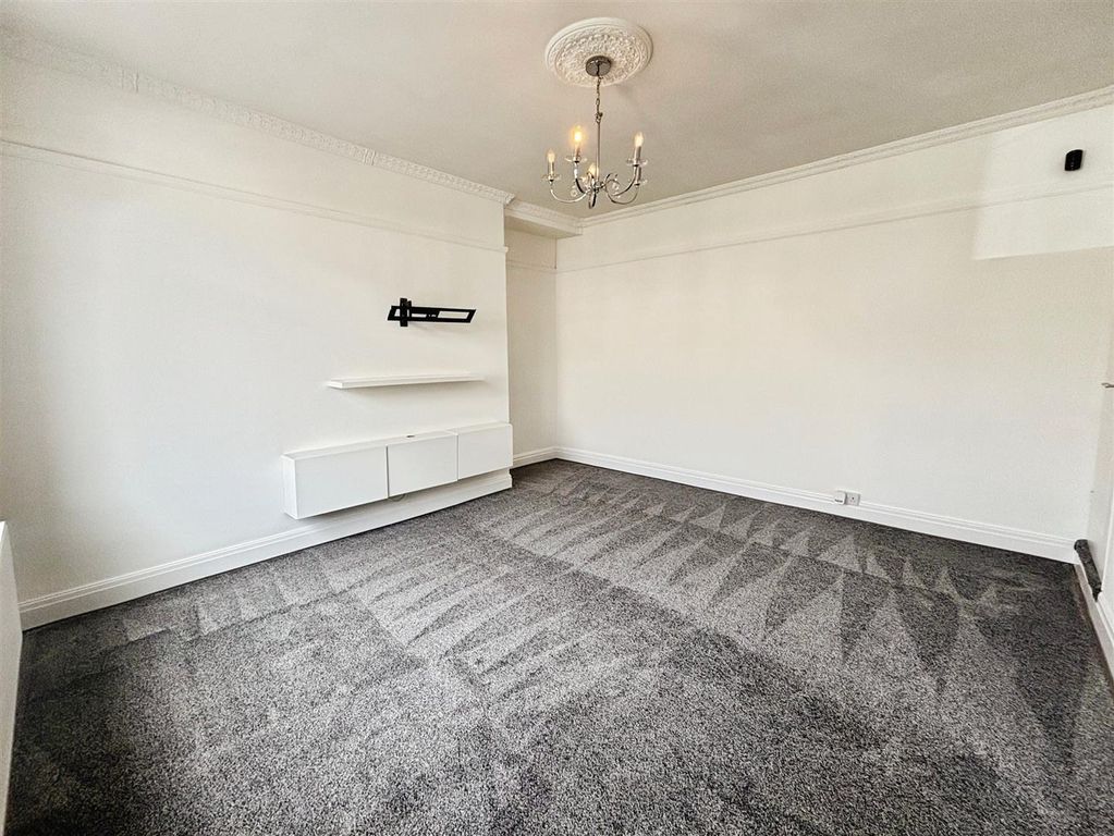 Property photo 2 of 7 Living Room