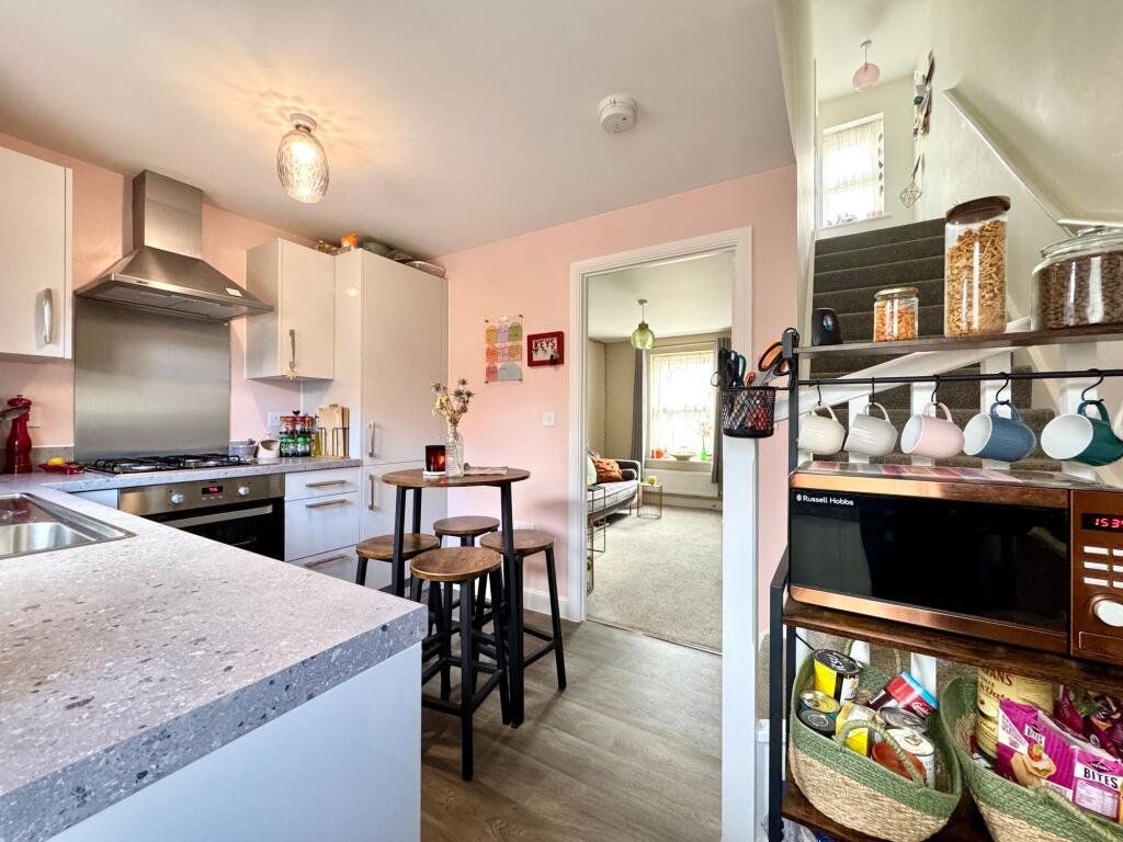 Property photo 2 of 8 Picture No. 21