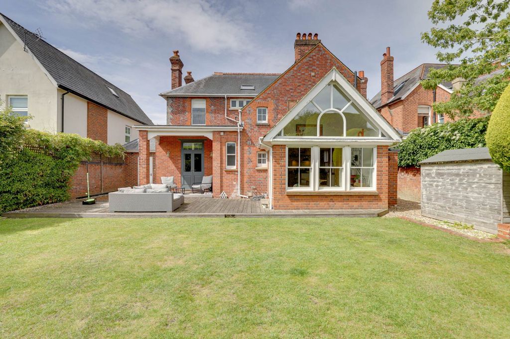 Property photo 2 of 9