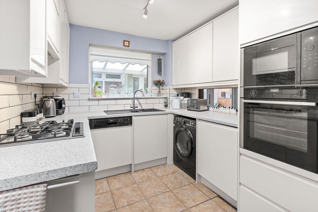 Property photo 2 of 24