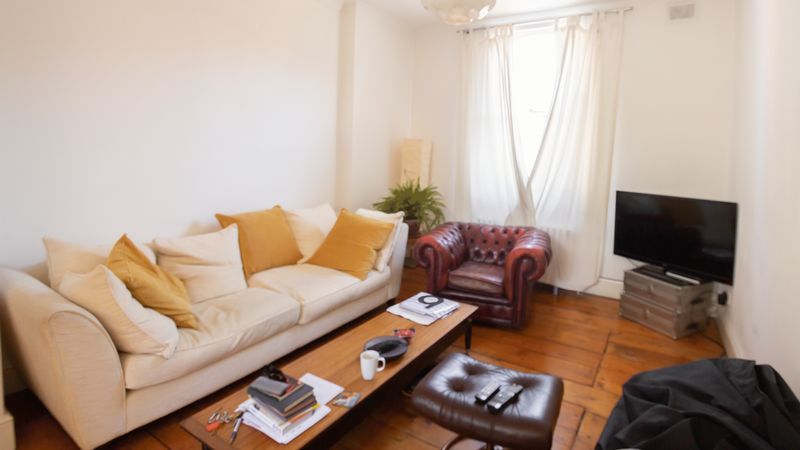 Property photo 3 of 8 Photo 5