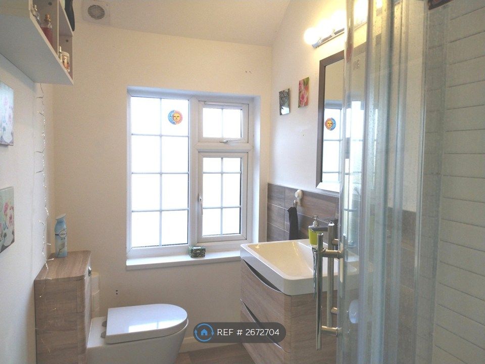 Property photo 3 of 5 Bathroom