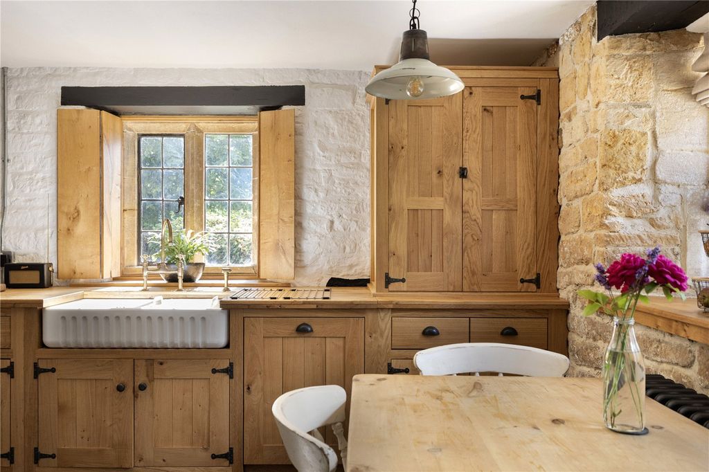 Property photo 3 of 57 Picture No. 11