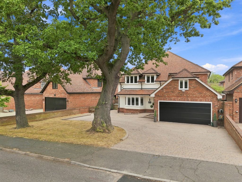 Property photo 1 of 41