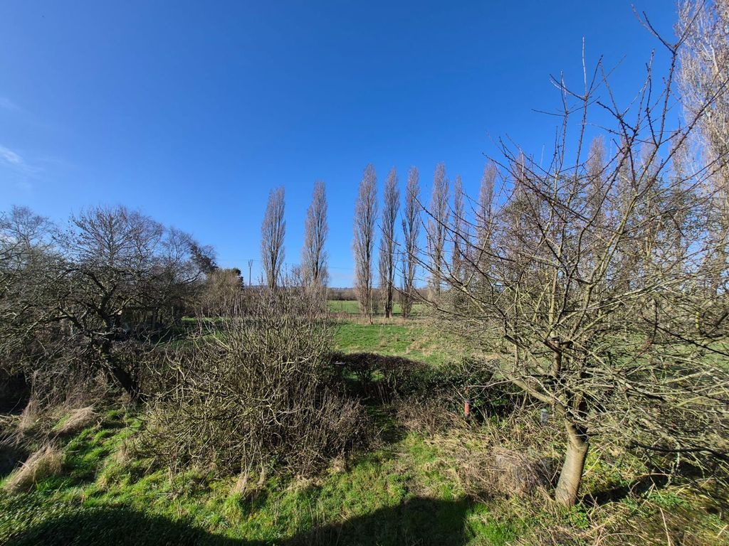 Property photo 3 of 33