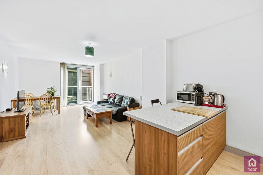 Property photo 2 of 14 Pbox-Img.Jpg