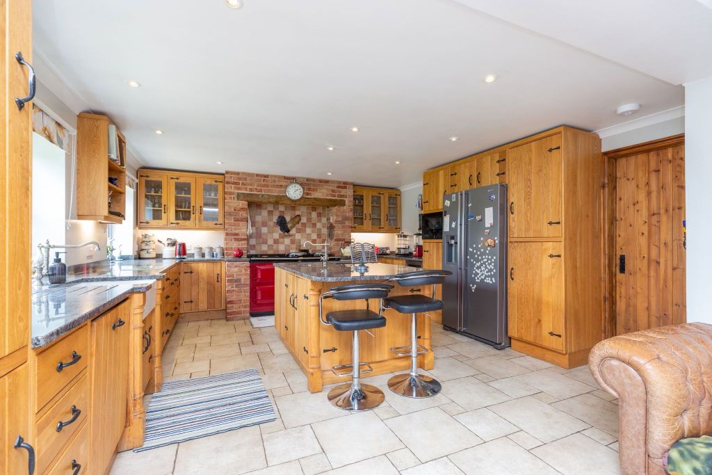 Property photo 2 of 24