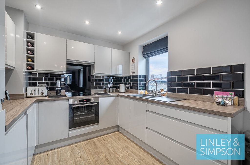 Property photo 2 of 12 Picture No. 13