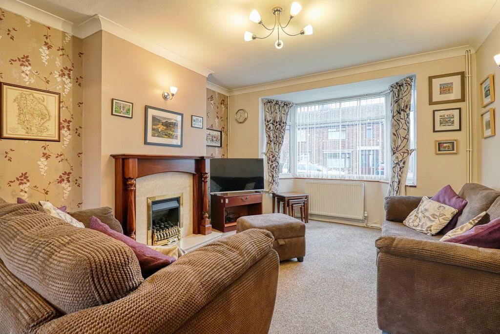 Property photo 2 of 12 Lounge