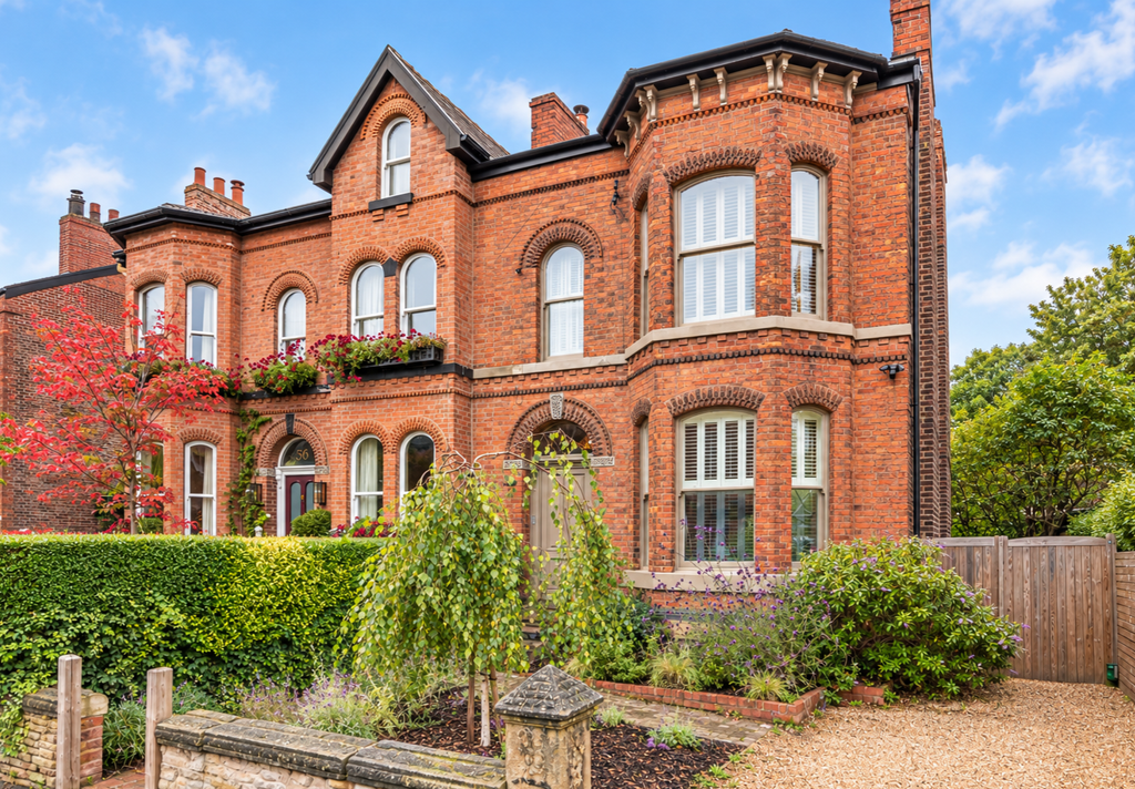Property photo 1 of 32