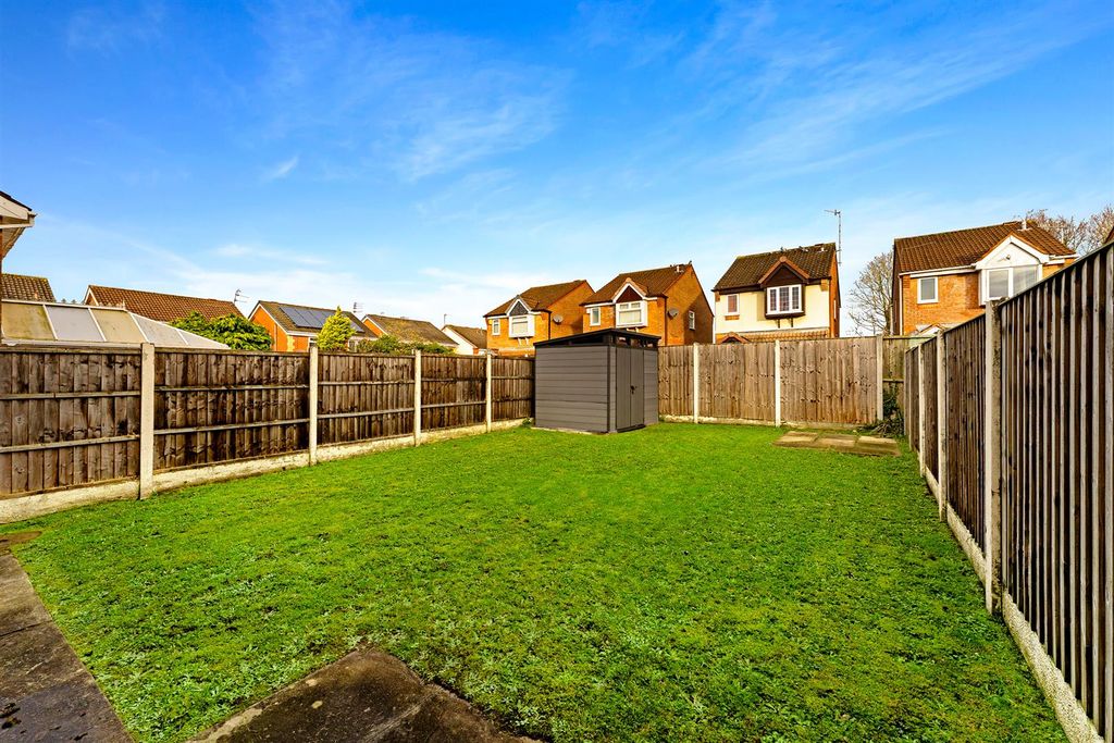 Property photo 3 of 31 10 Newark Close32.Jpg