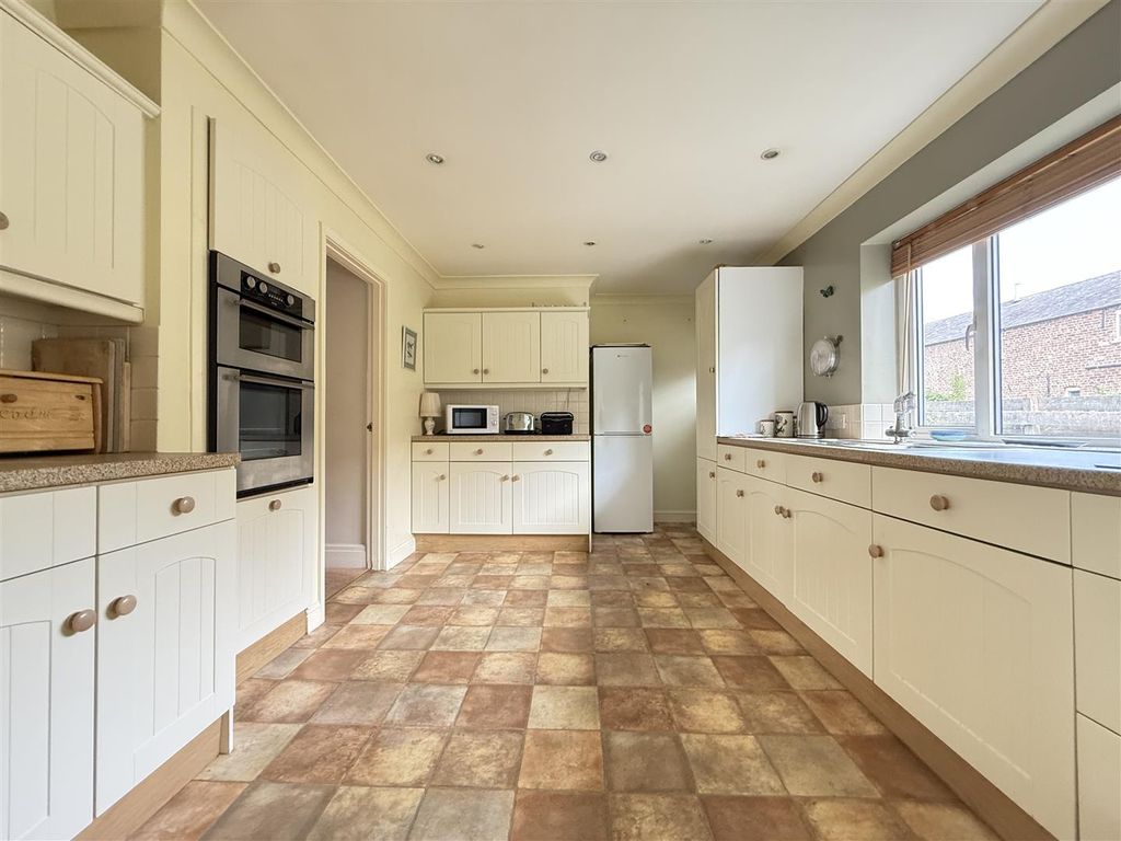 Property photo 2 of 15 Img_1885.Jpg