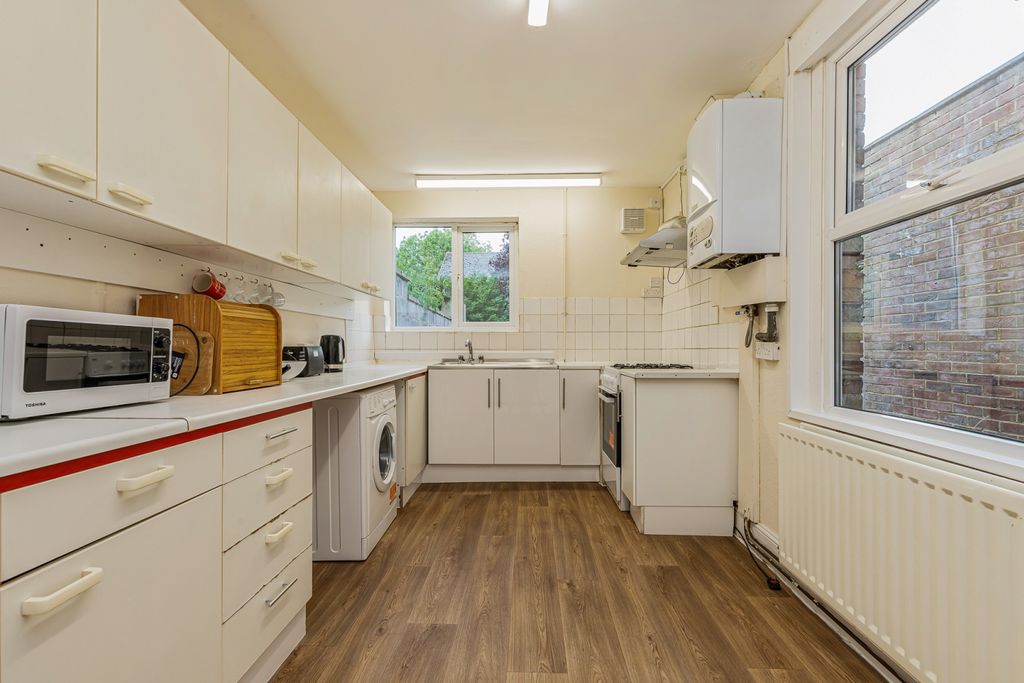 Property photo 2 of 11 303665