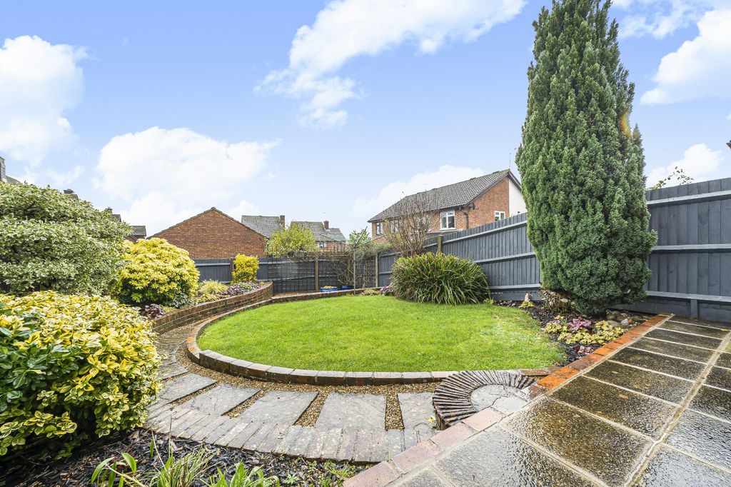 Property photo 3 of 25 Garden