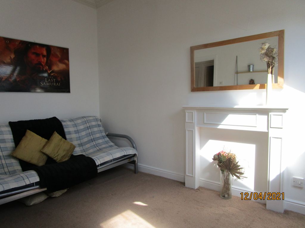 Property photo 3 of 10 Lounge