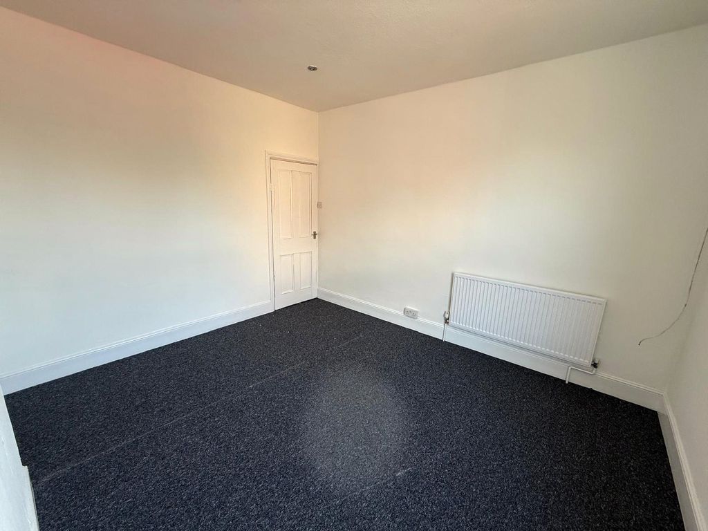 Property photo 3 of 20 Picture No. 02