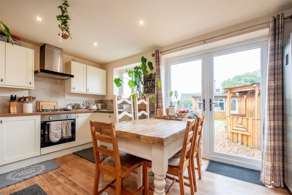 Property photo 3 of 19 Kitchen/Dining Room