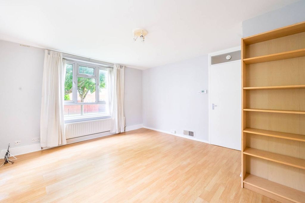 Property photo 2 of 6