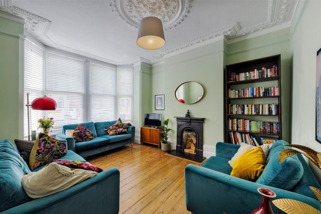 Property photo 2 of 44 2