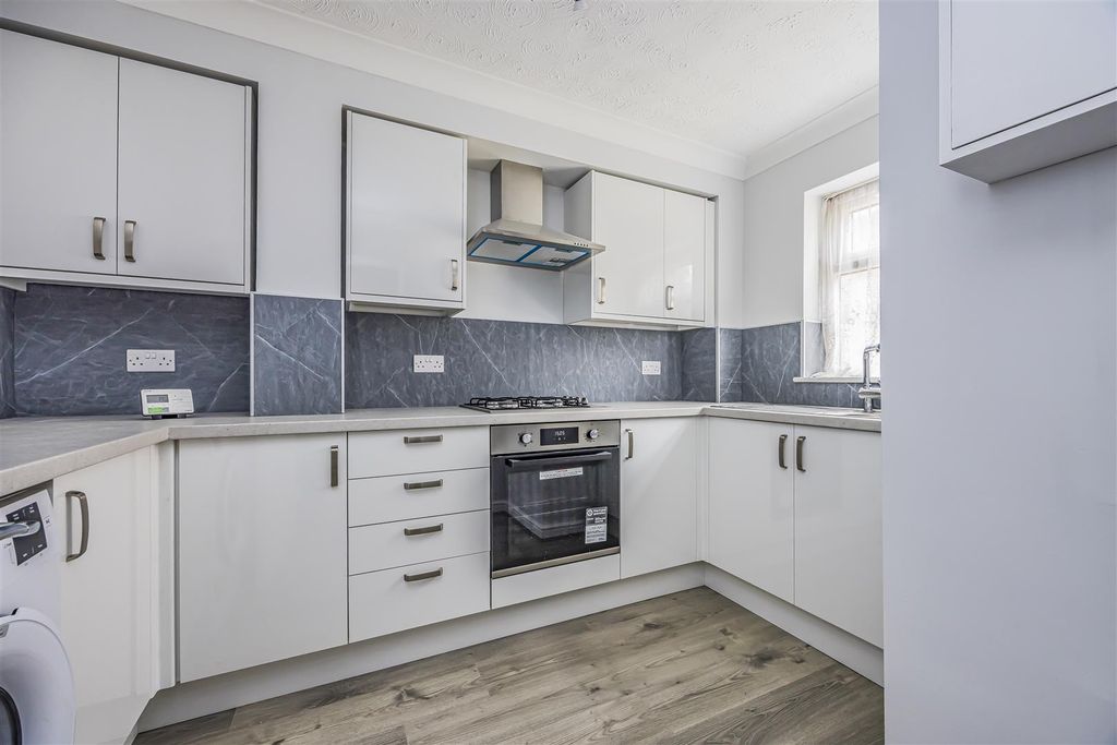 Property photo 2 of 13 Kitchen