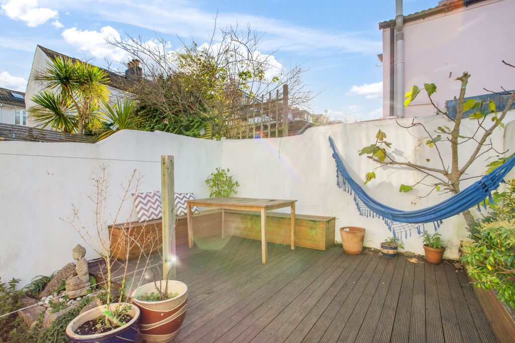 Property photo 3 of 23