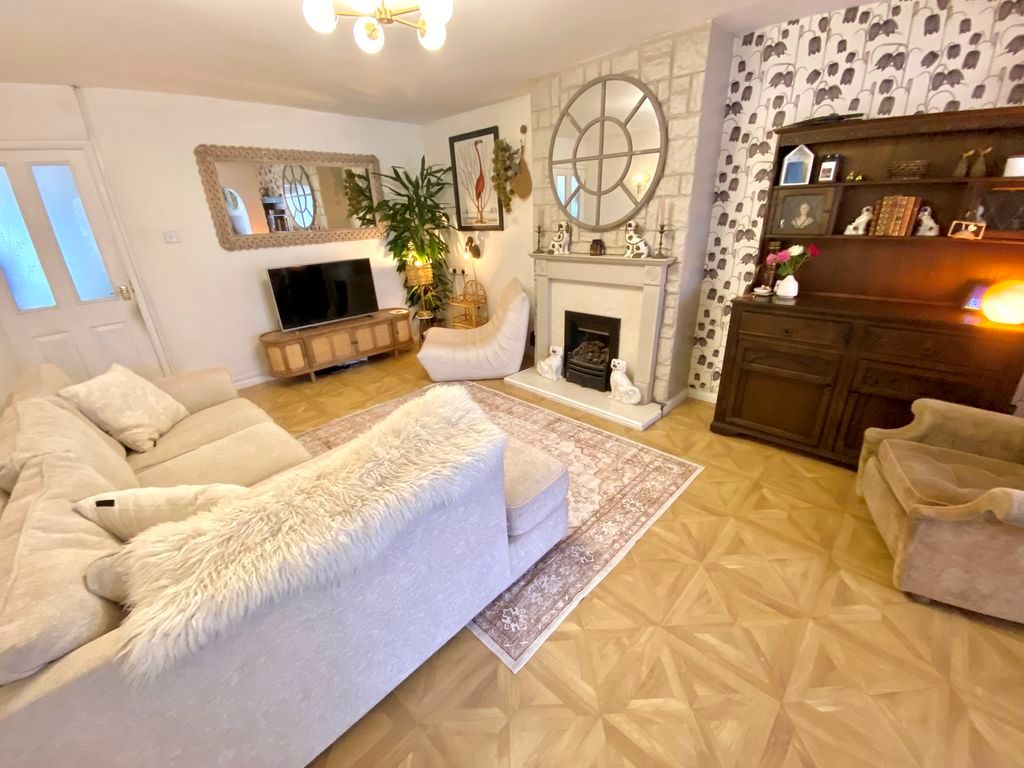 Property photo 2 of 35 Lounge/Dining Room