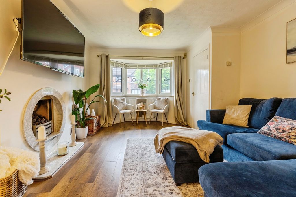 Property photo 2 of 17 Pbox-Img.Jpg
