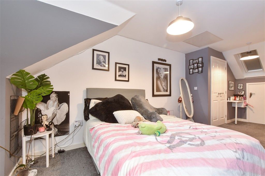 Property photo 1 of 14 Bedroom 1