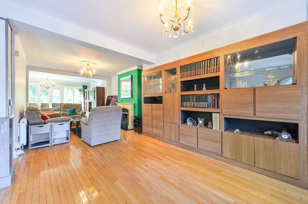 Property photo 3 of 17