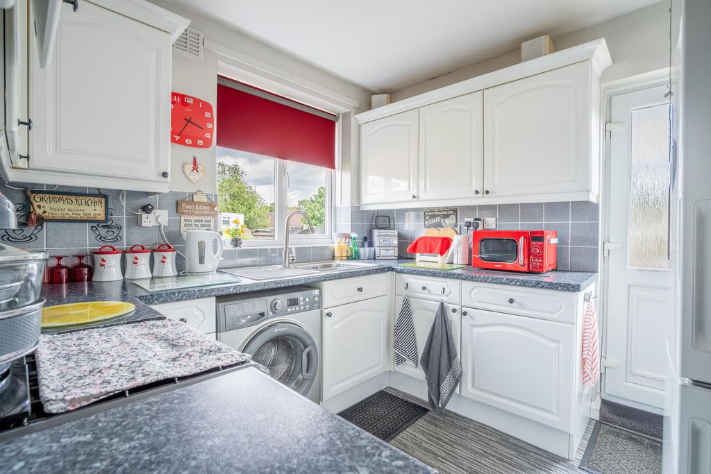 Property photo 3 of 15 Kitchen