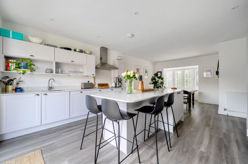 Property photo 2 of 34 1487171-39-6A4F99...