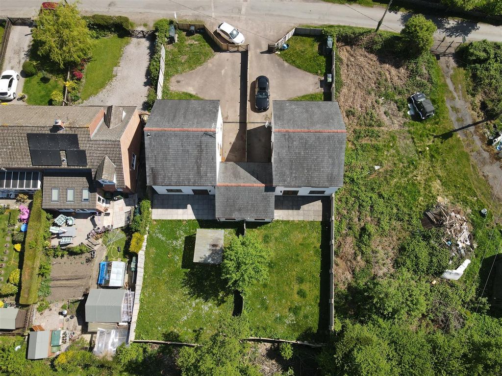 Property photo 2 of 27