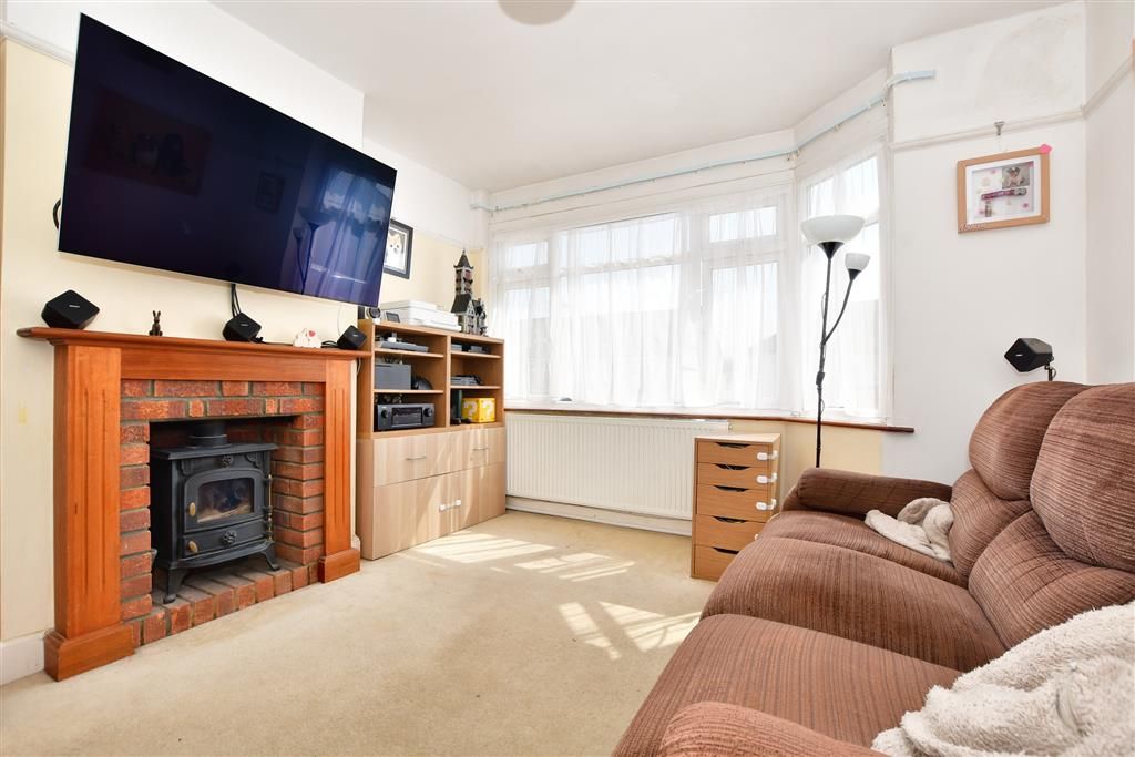 Property photo 2 of 13 Lounge
