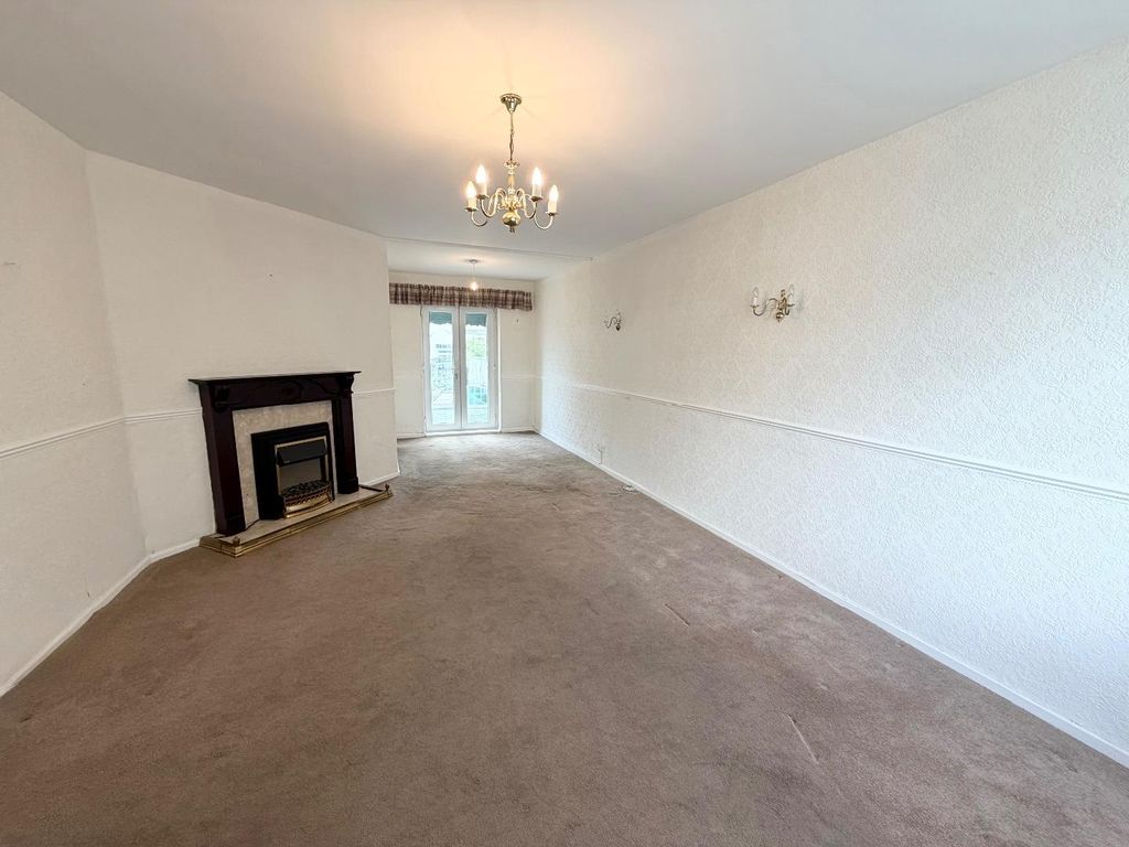 Property photo 3 of 14 Lounge