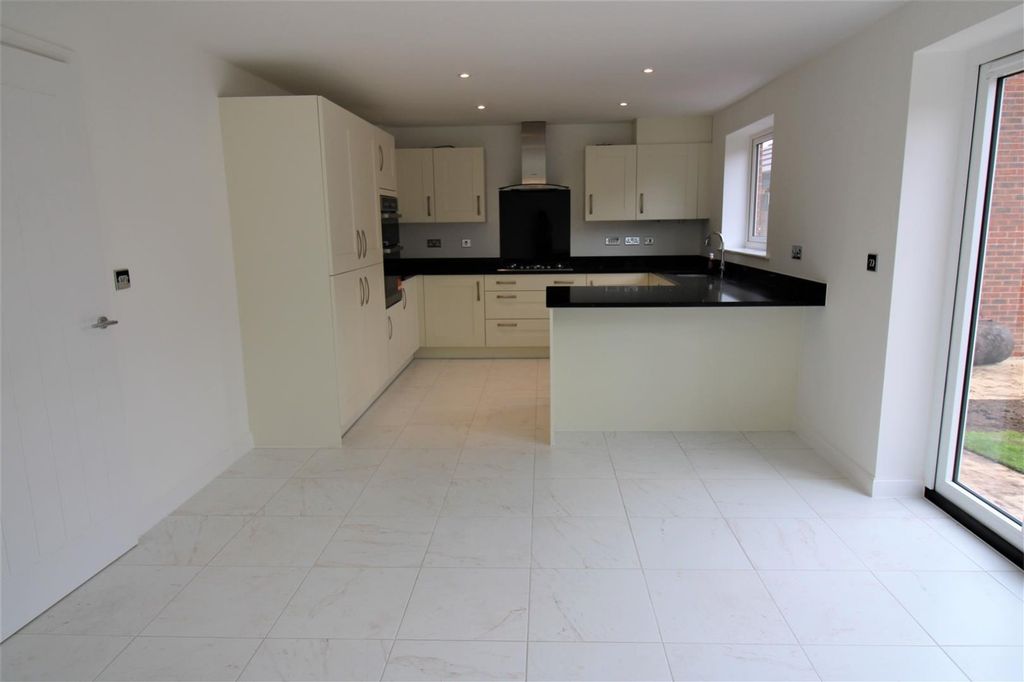 Property photo 3 of 15 Picture No. 32