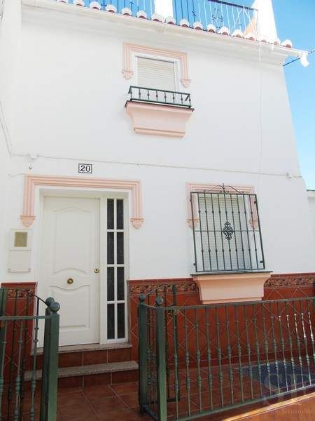 Property photo 1 of 12