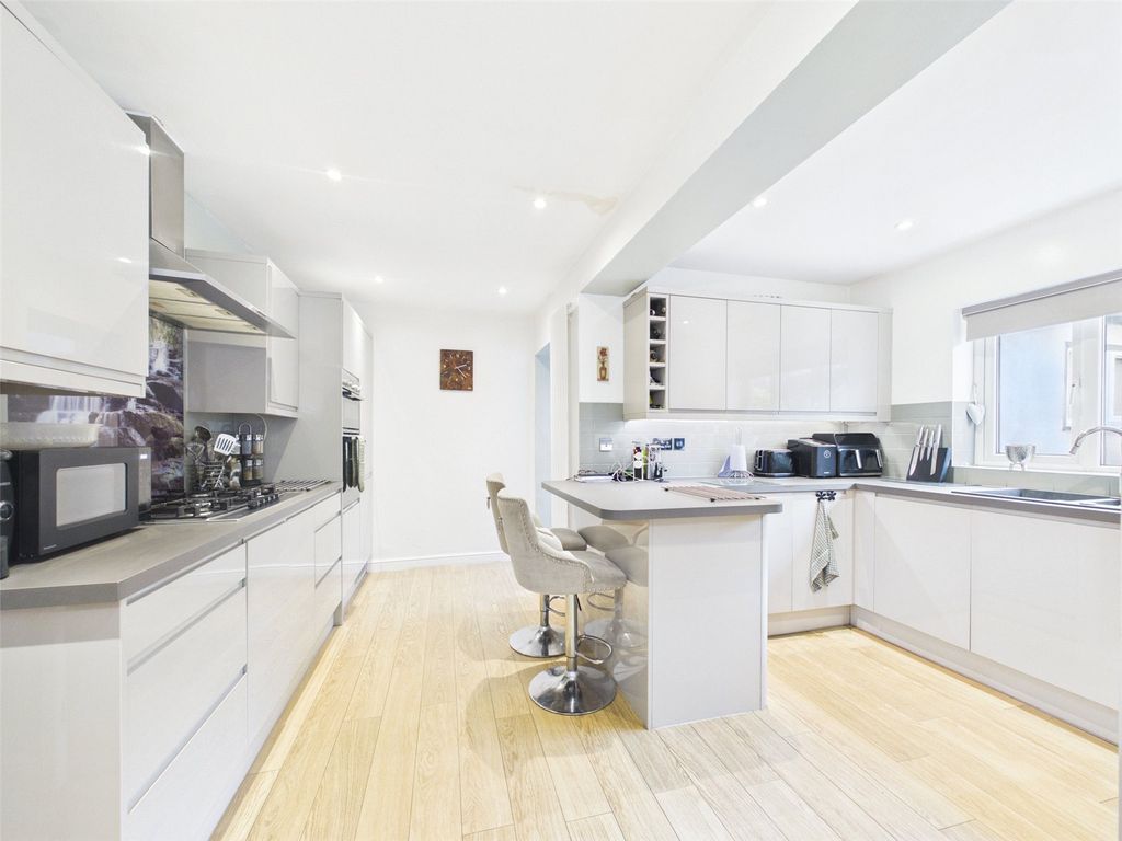 Property photo 2 of 23 Picture No. 06