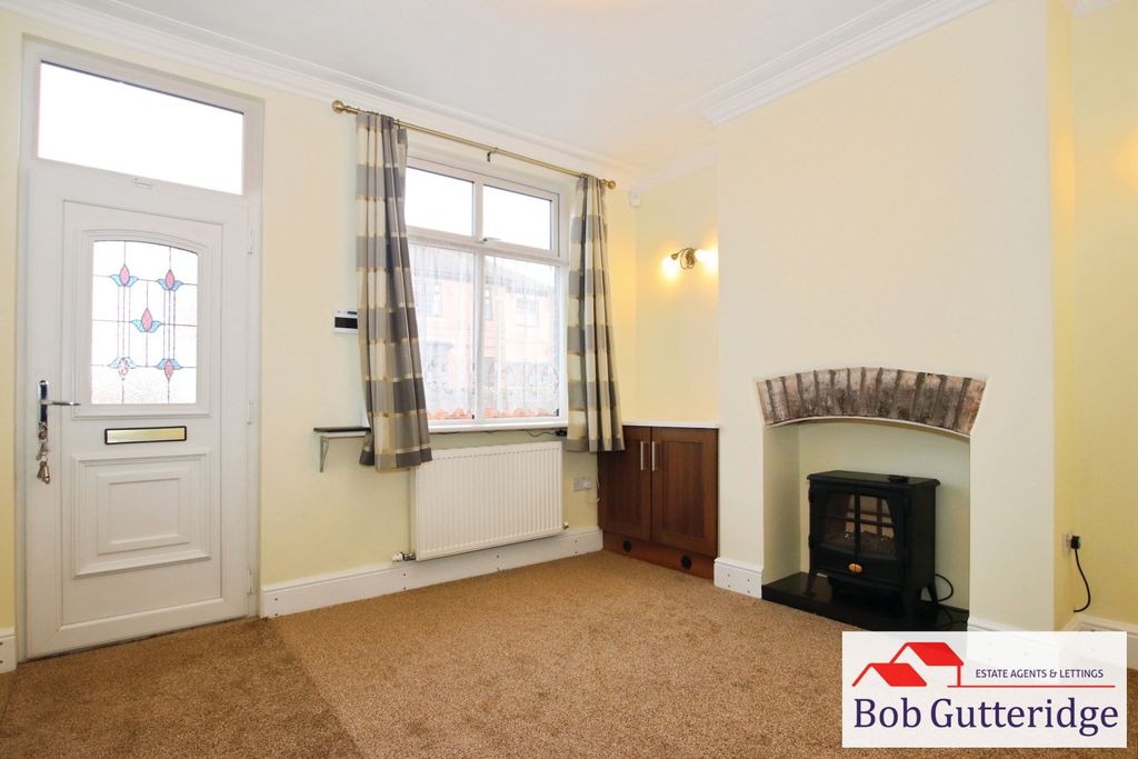 Property photo 2 of 20 Lounge