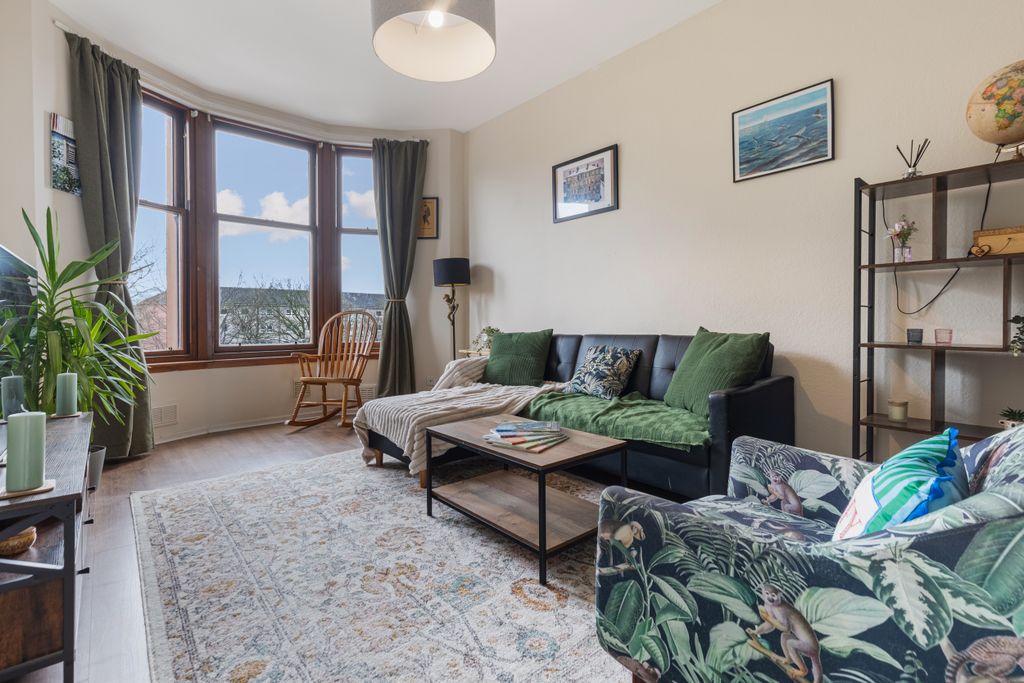 Property photo 2 of 25