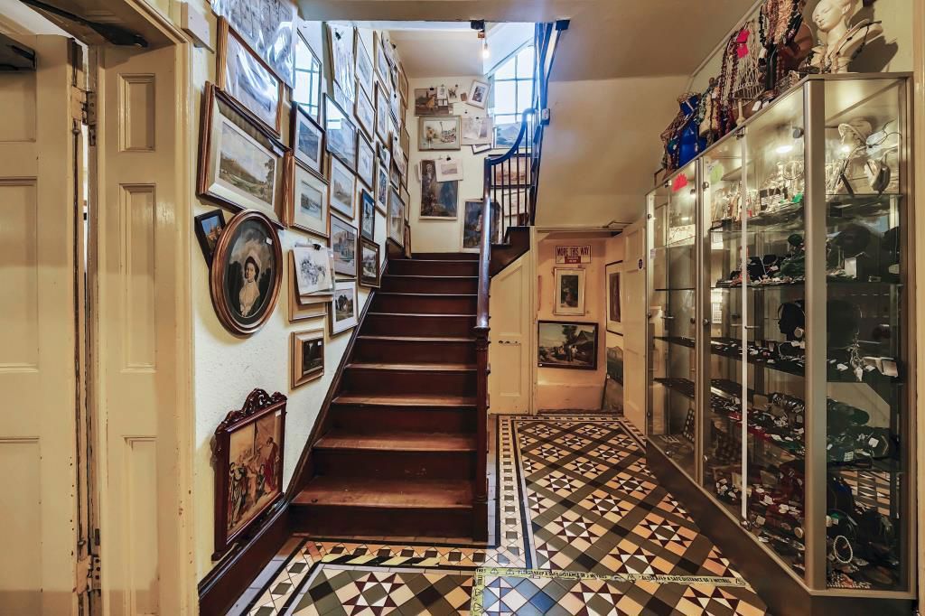 Property photo 2 of 23