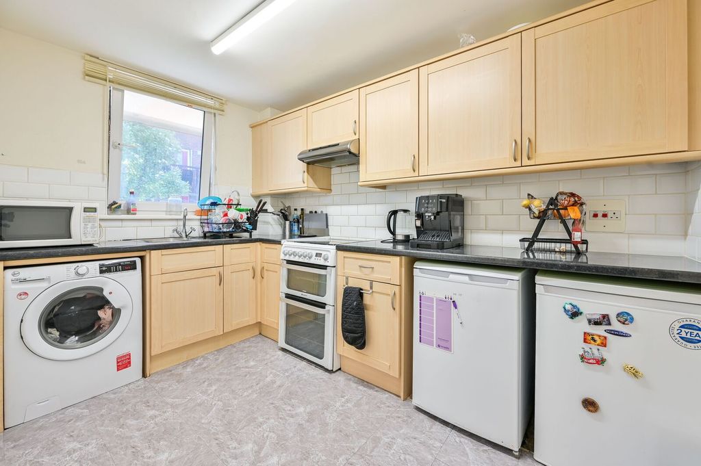 Property photo 3 of 6
