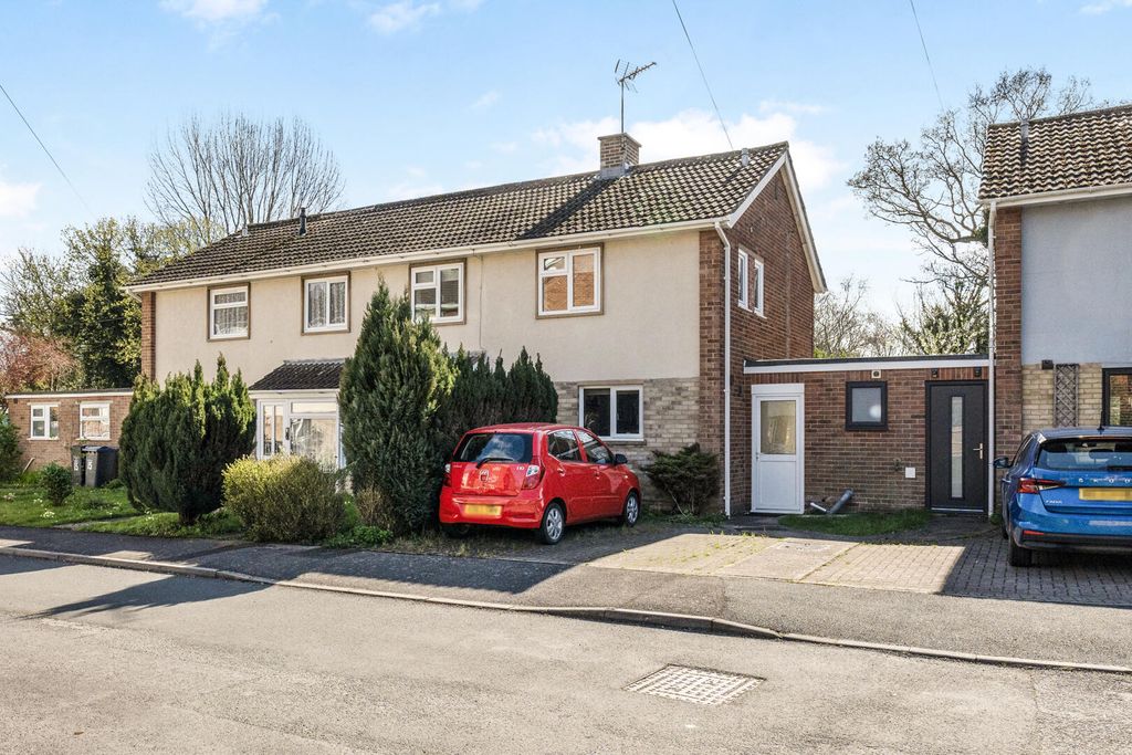 Property photo 1 of 21 Front (Exterior)