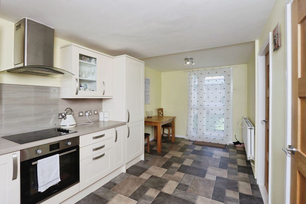 Property photo 2 of 17 Photo