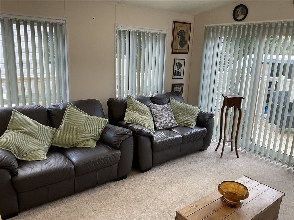 Property photo 3 of 10 Lounge