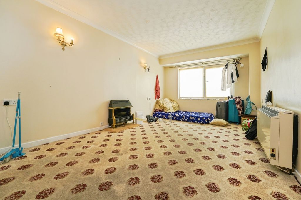 Property photo 3 of 7 Pbox-Img.Jpg