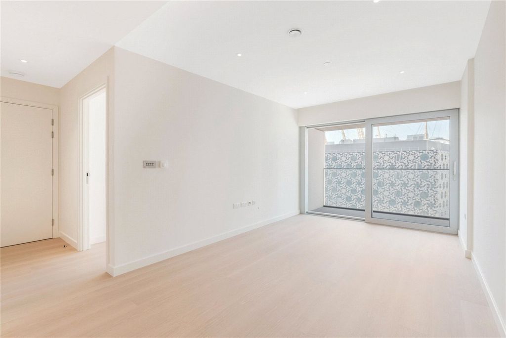 Property photo 3 of 11 Bedroom