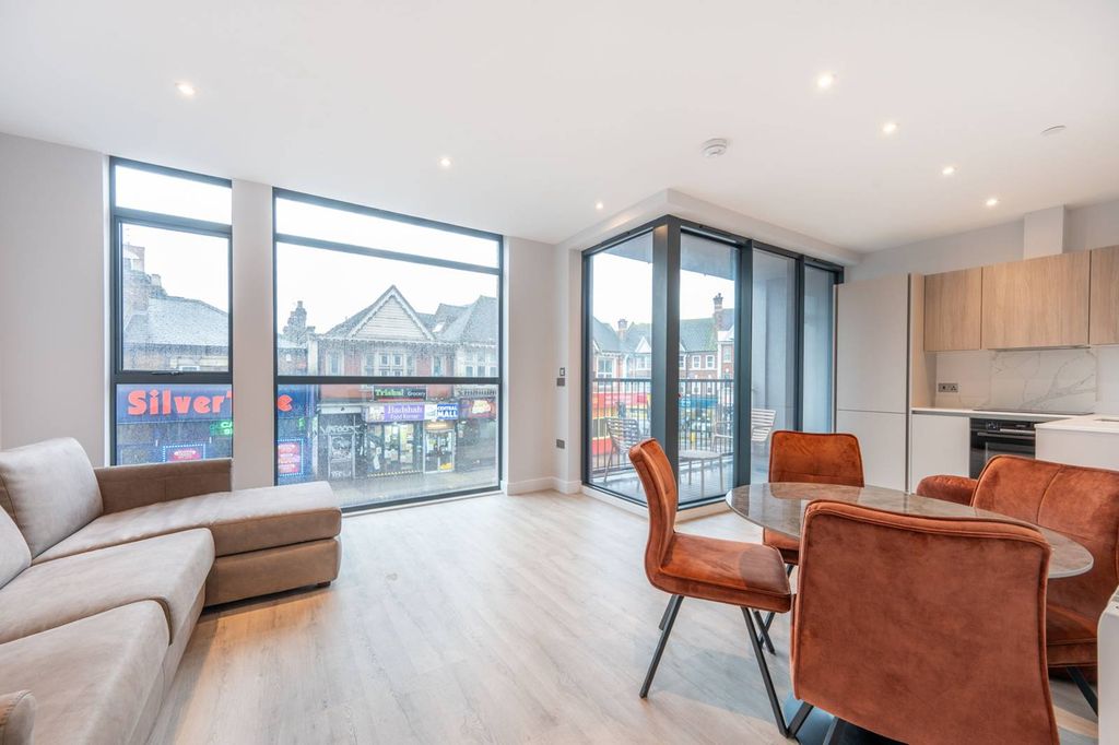 Property photo 2 of 9