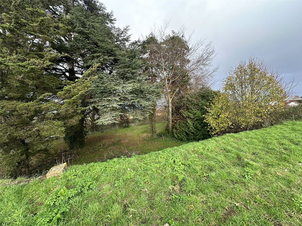 Property photo 3 of 12 Picture No. 01